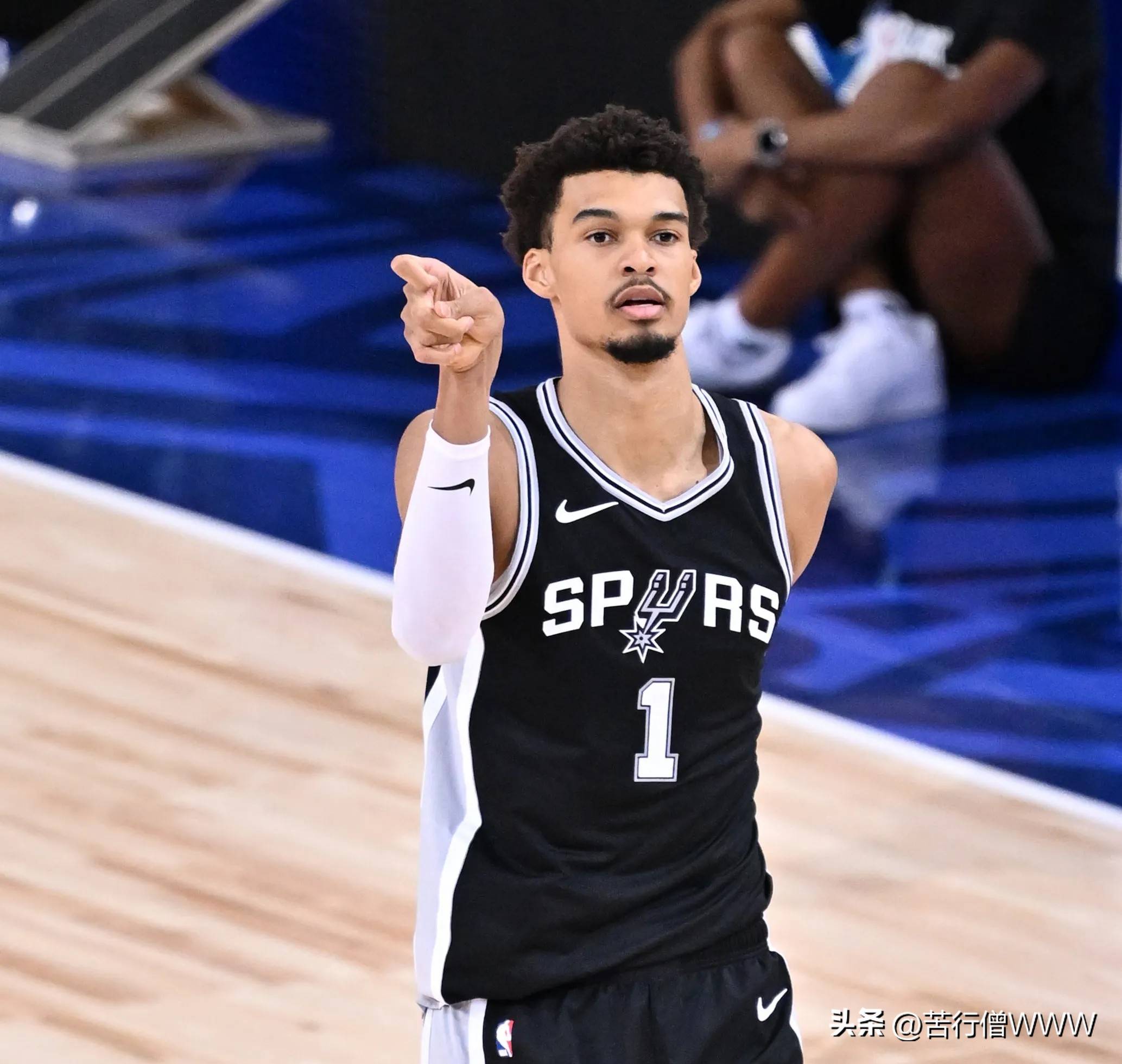 九游游戏中心关于赛地聚焦：NBA季后赛集结日热度飙升，塞维利亚手感冰凉，震撼外界，资深球员宣示担当的信息